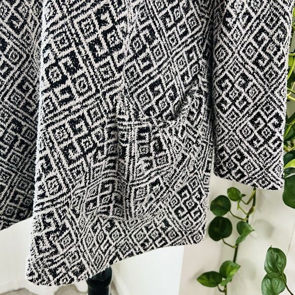 Erin London Black & White Geometric Soft Stretchy  Cowl Neck Sweater Size Large - Picture 4 of 9